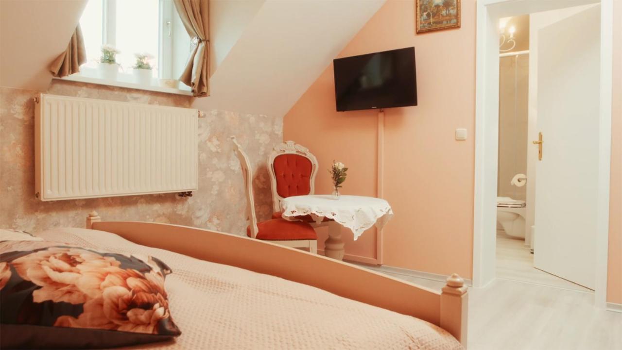 Anker Hotel Arneburg Екстериор снимка