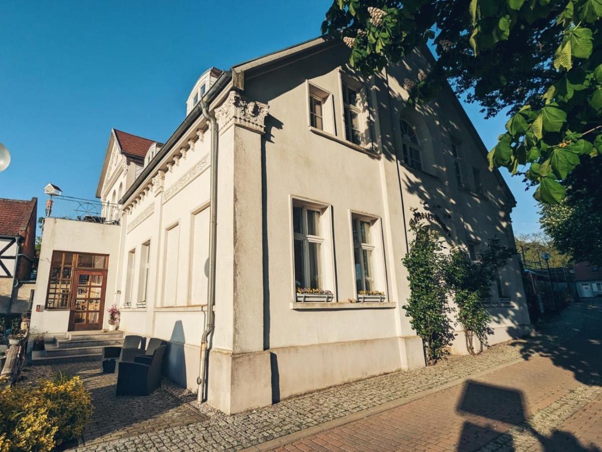 Anker Hotel Arneburg Екстериор снимка